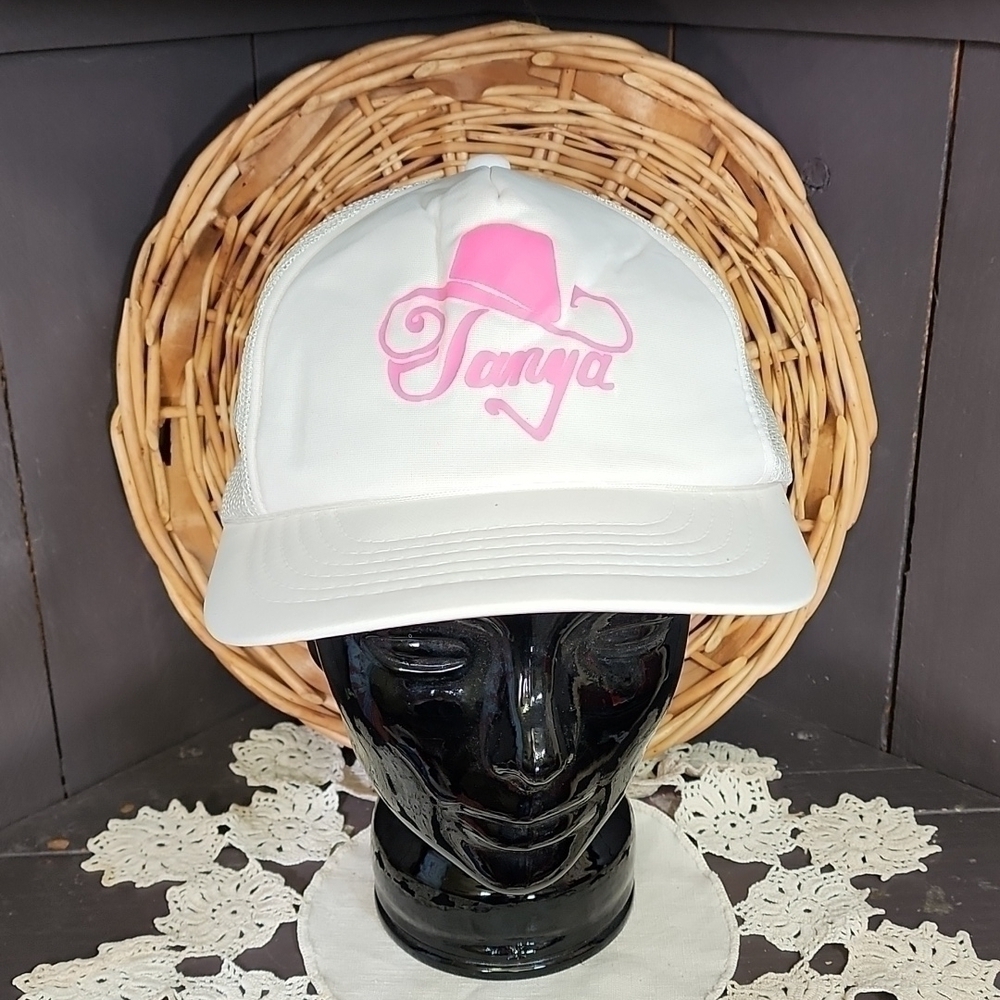 Hat tanya